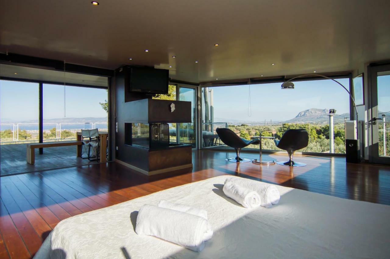 Country Villa Peloponnese With Tennis Court And Pool Zevgolateion Bagian luar foto