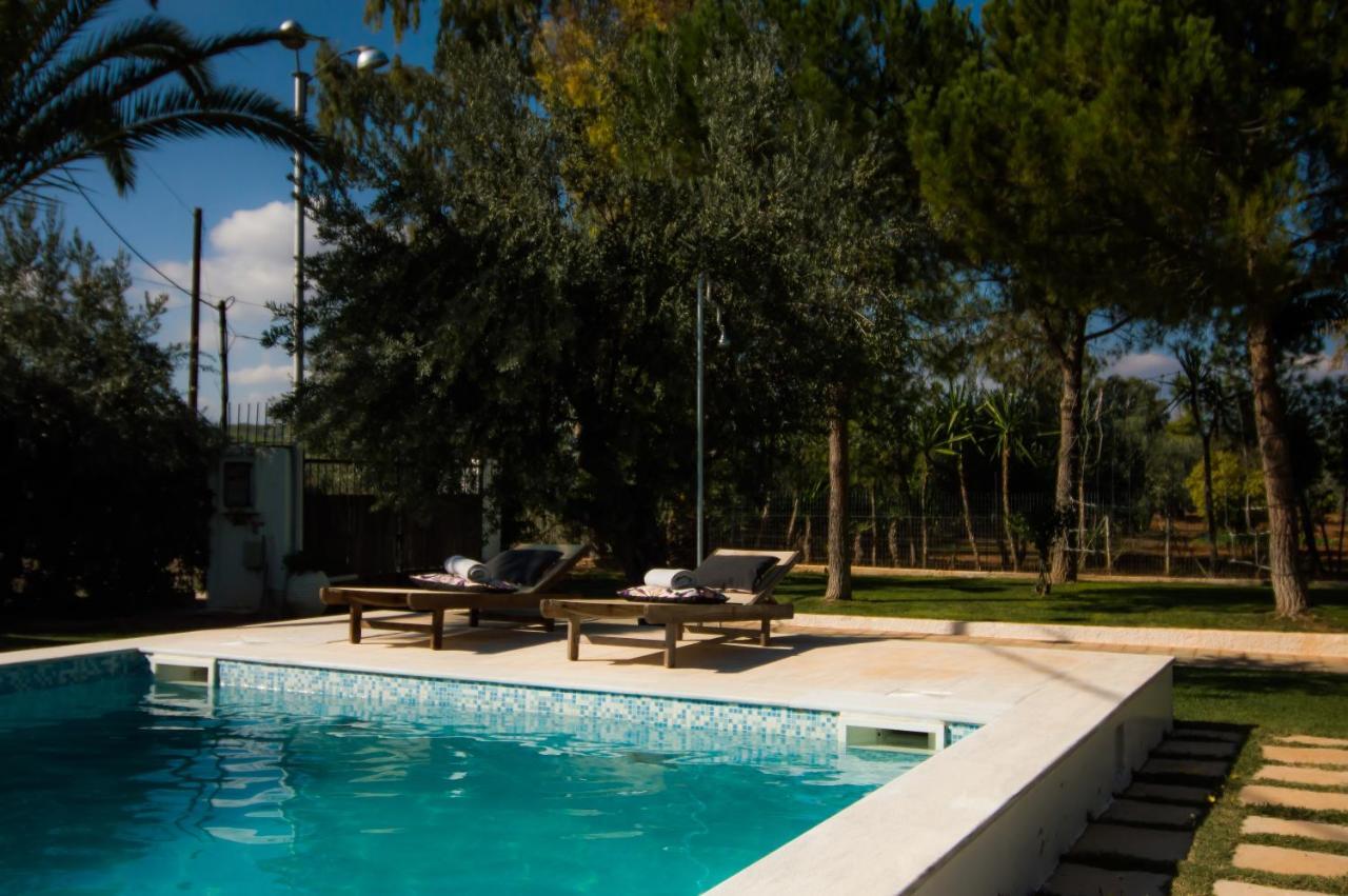 Country Villa Peloponnese With Tennis Court And Pool Zevgolateion Bagian luar foto